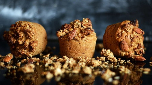 Pumpkin spice granola muffins