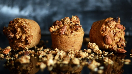 Pumpkin spice granola muffins